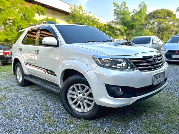 Toyota Fortuner 3.0V Smart VN Turbo เกียร์ Auto 2WD ปี 2012